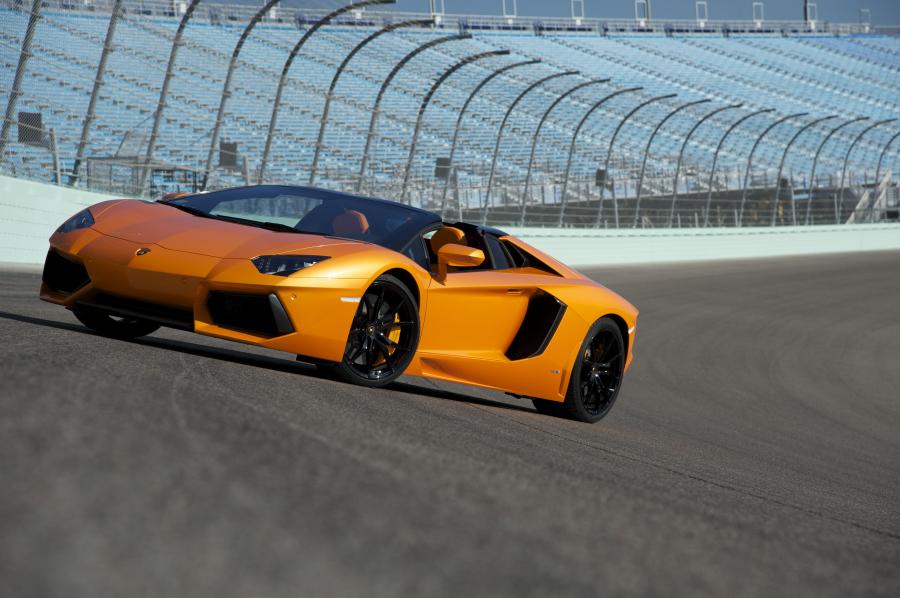  Lamborghini Aventador LP700-4 Roadster 2012 года  (фото 30 из 88)